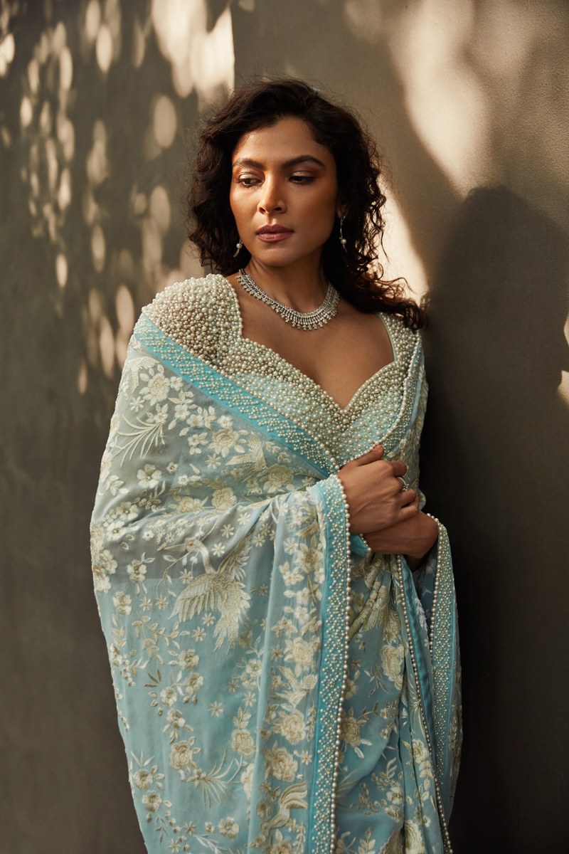Jewellery on 2025 blue saree