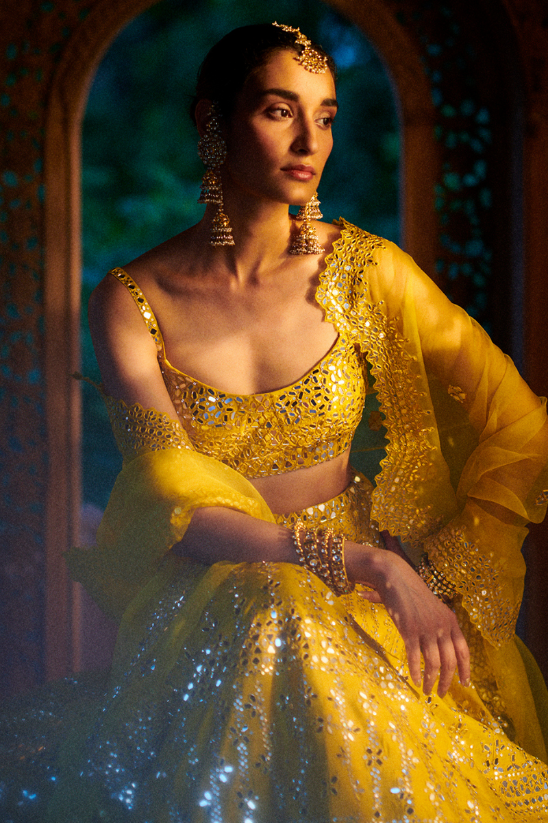 Buy Yellow Raw Silk Sweetheart Neck Banarasi Chanderi Lehenga Set For Women  by MATSYA Online at Aza Fashions.