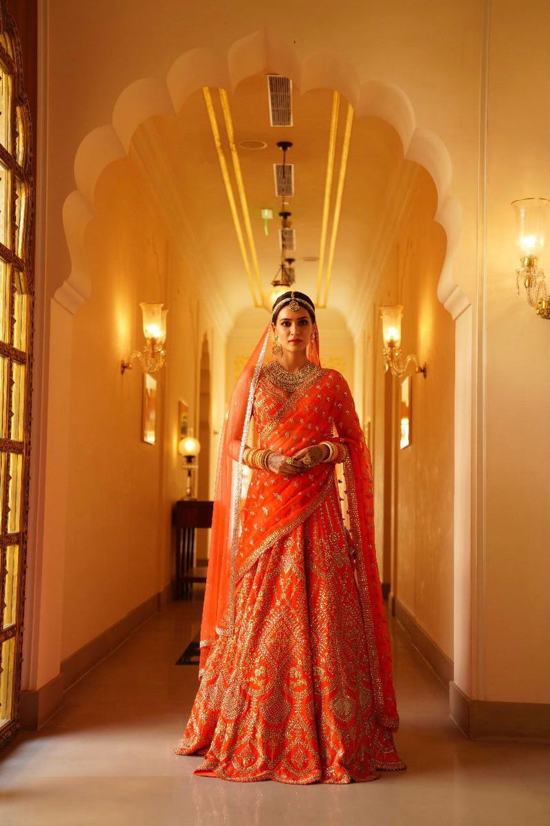17+ Orange lehengas for the autumn ready brides | Indian bride dresses, Orange  lehenga, Bridal dress fashion